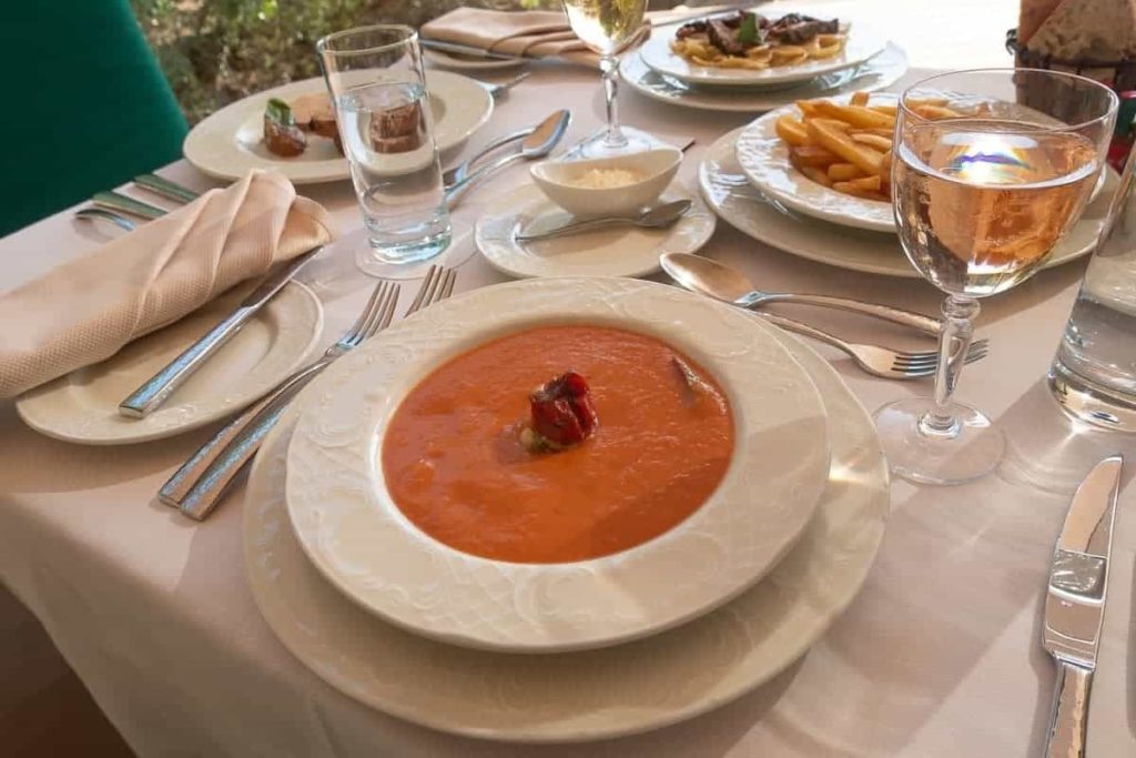 al maha bedouin suite repas 05