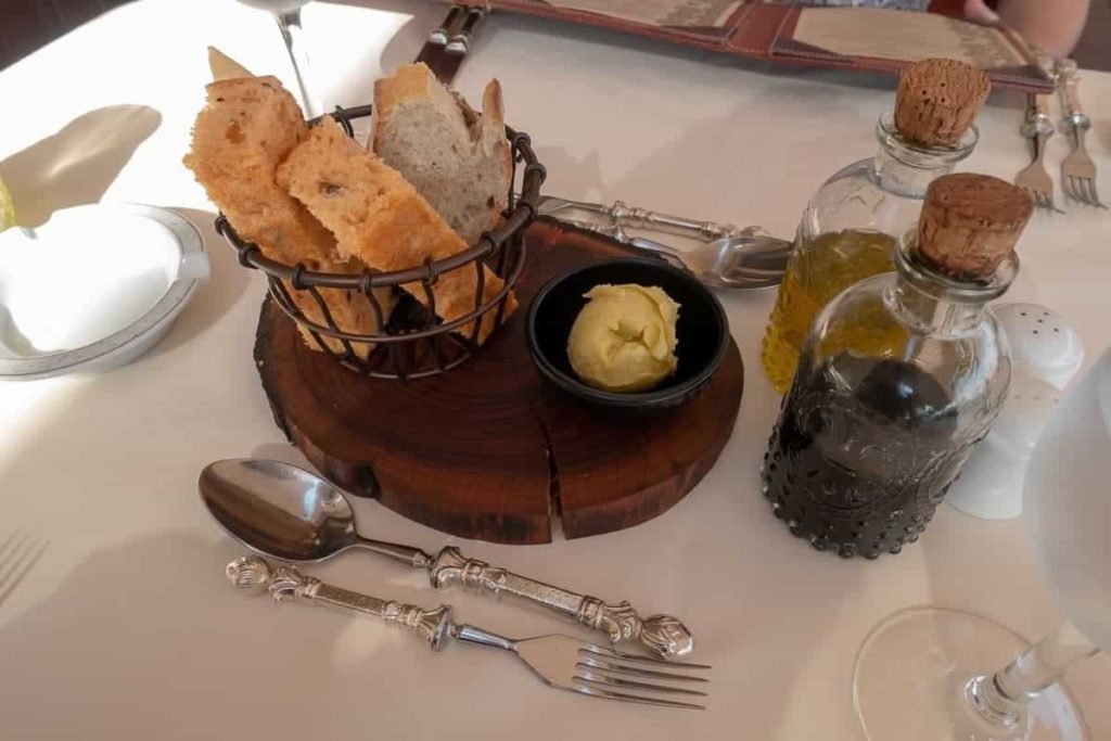 al maha restaurant diner 04