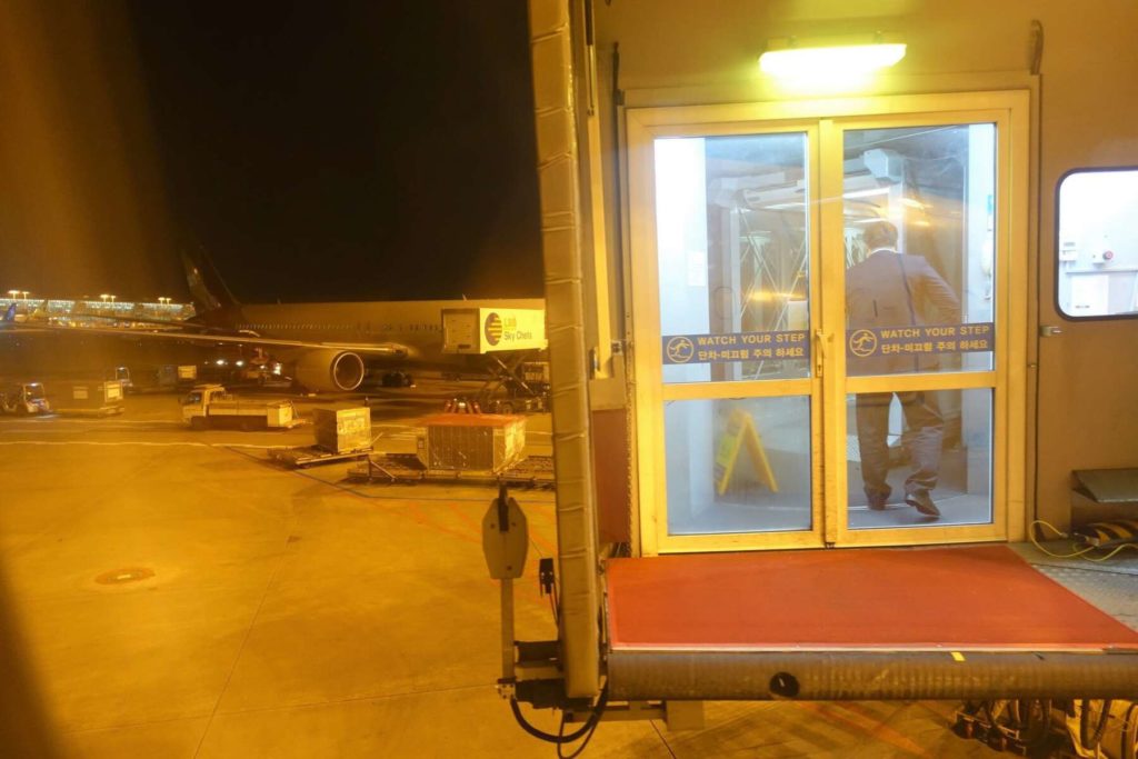 asiana airlines a330 business class sgn icn 59