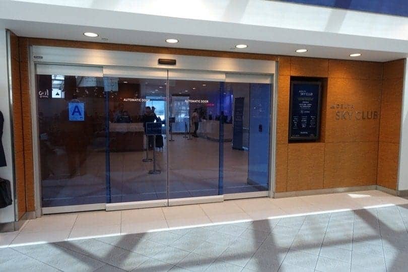 dl3660 laguardia montreal 1