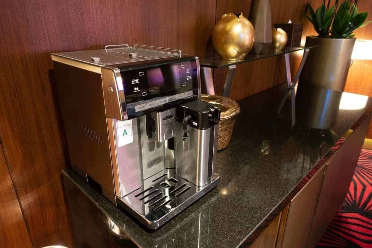 etihad airways first class lounge abu dhabi 32