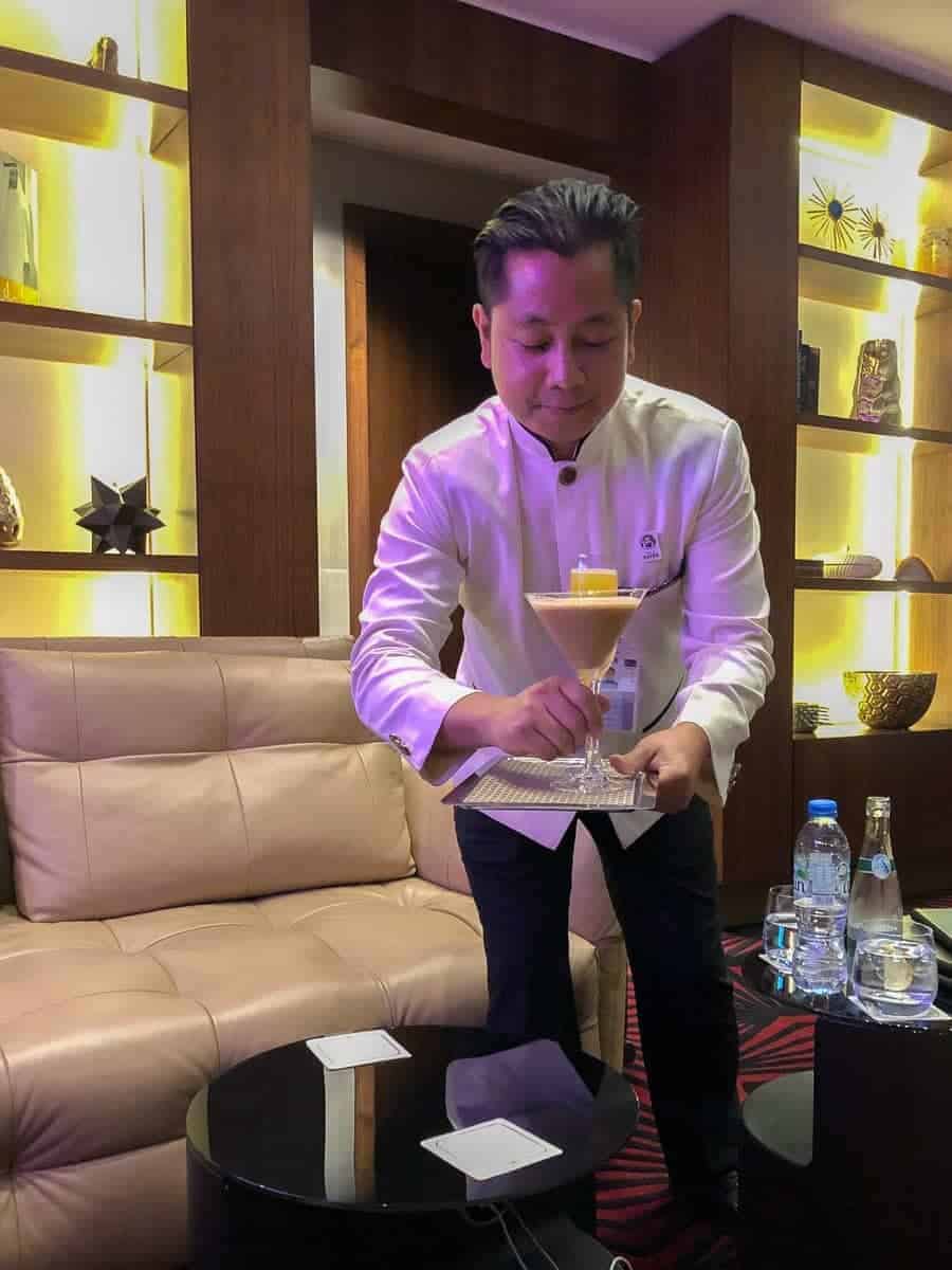 etihad airways first class lounge abu dhabi butler