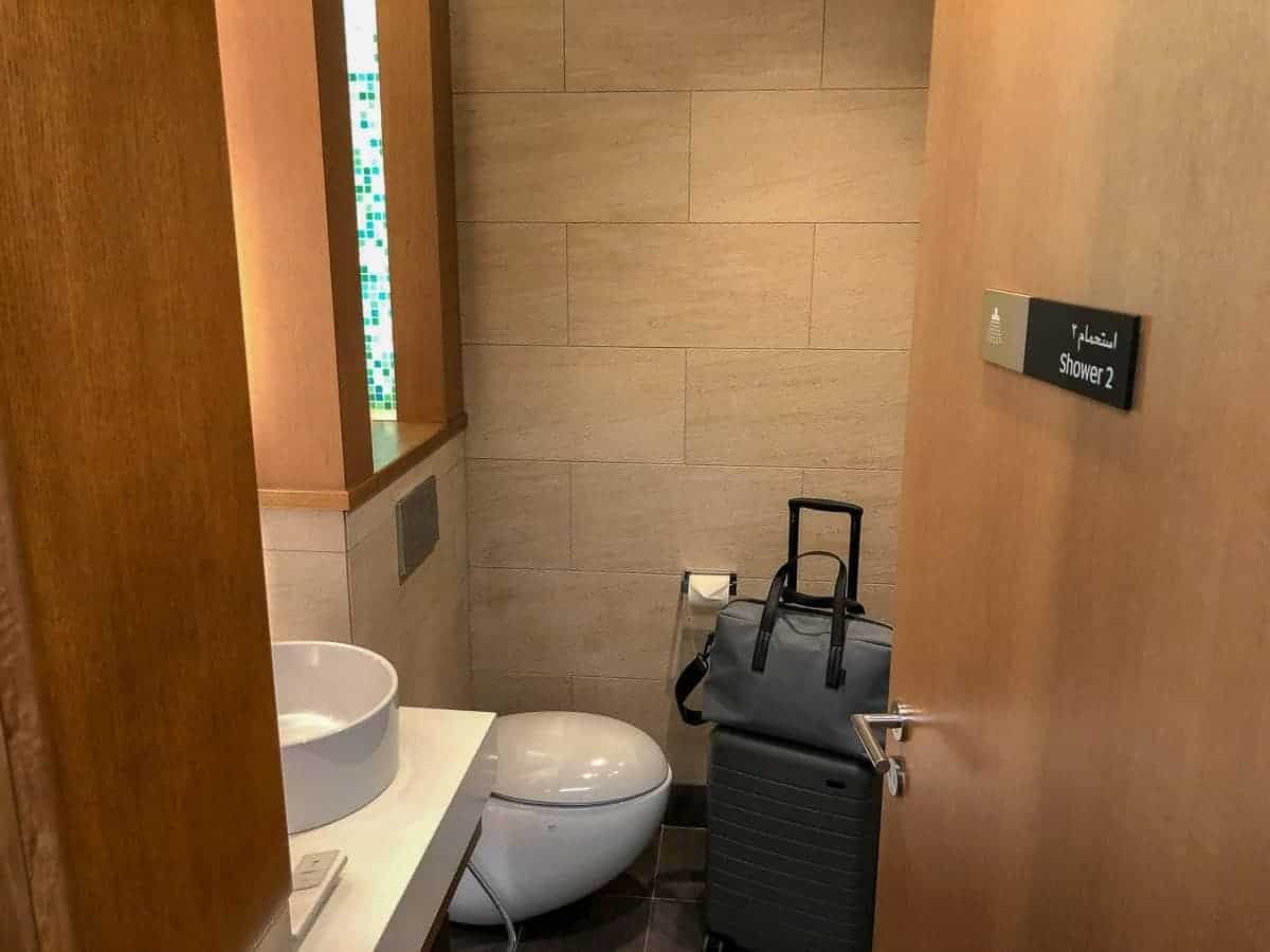 etihad arrivals lounge auh 2