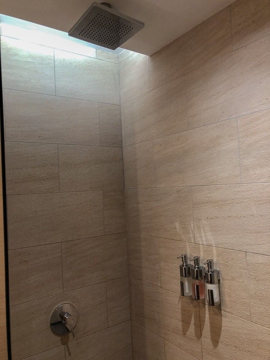 etihad arrivals lounge auh 3