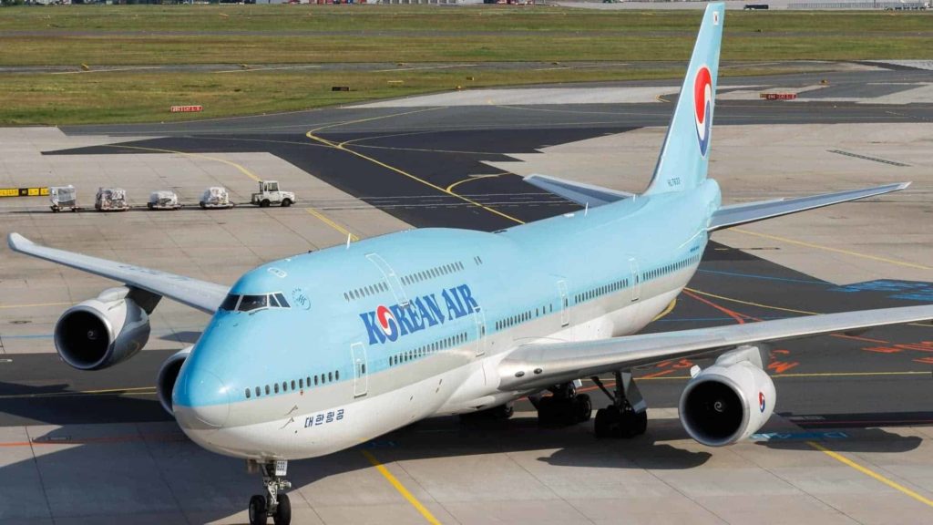 korean air lines boeing 747 8 hl7633 at frankfurt airport 4