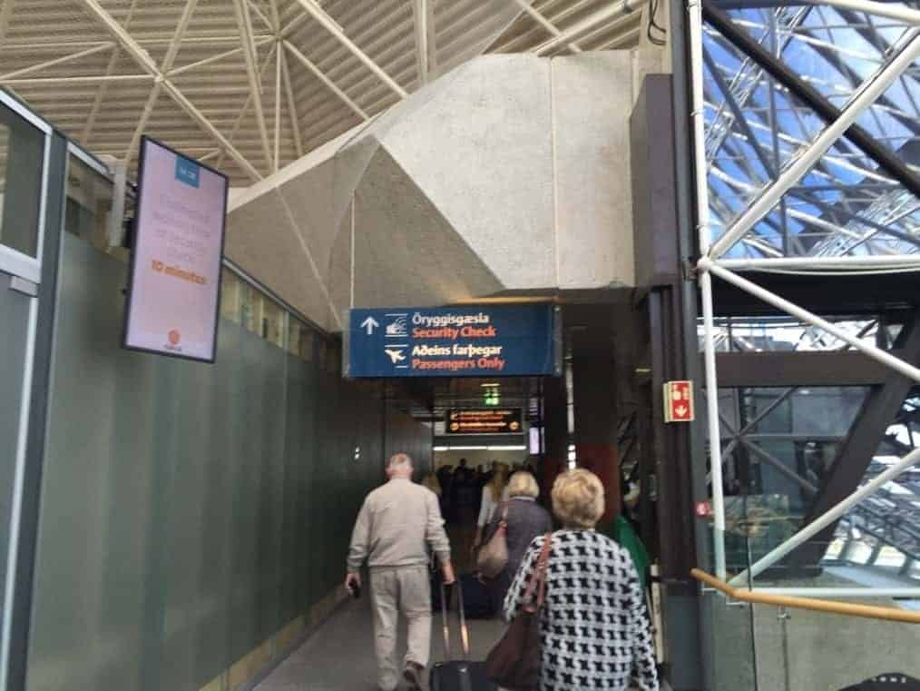 lentree vers les postes de securite