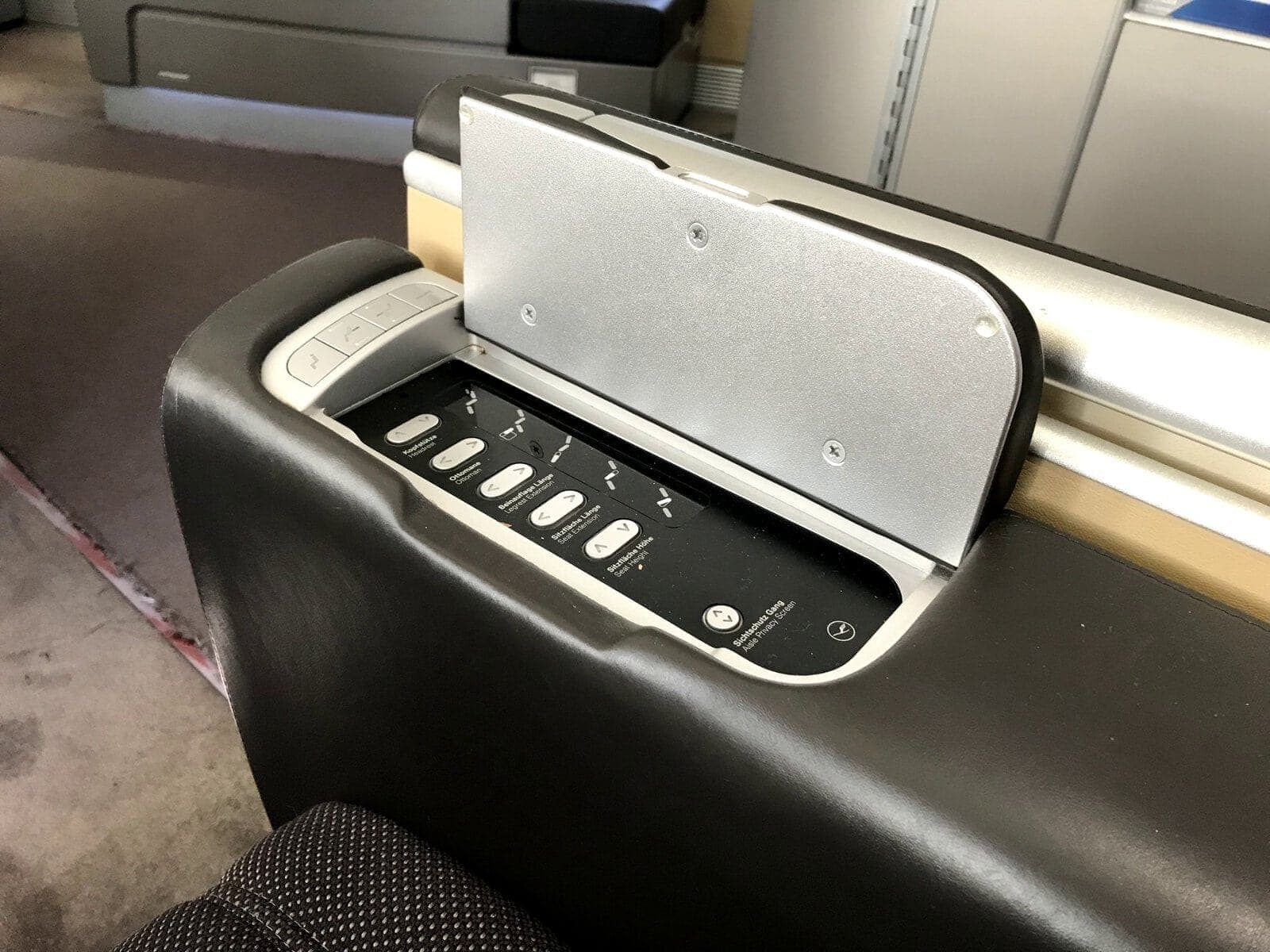 lufthansa first fra bos 15