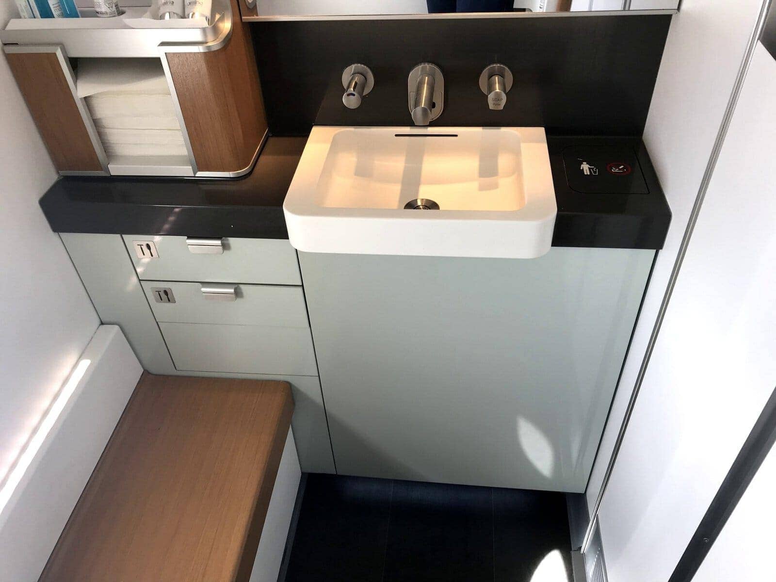 lufthansa first fra bos 33