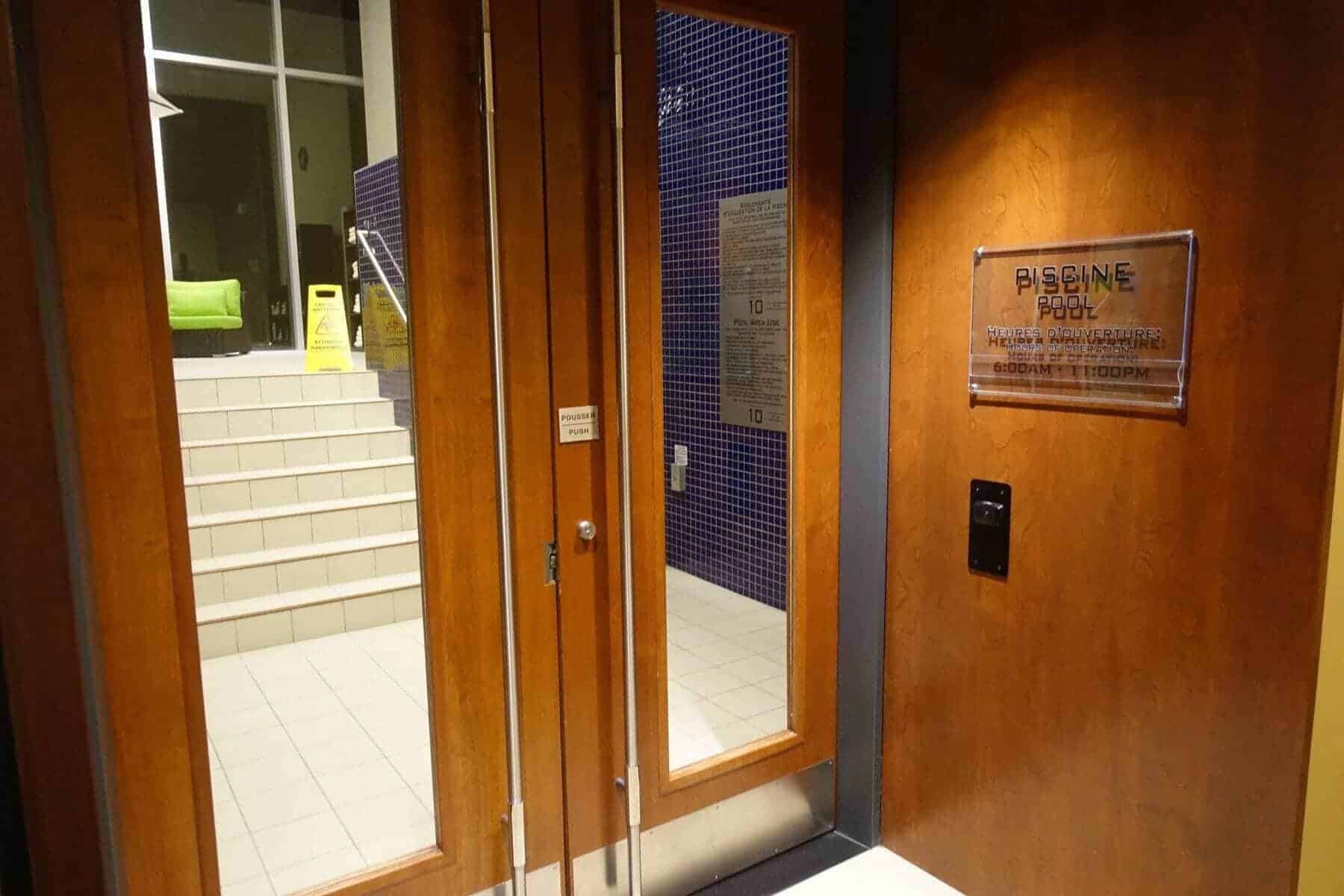 marriott terminal aeroport montreal yul - accès piscine