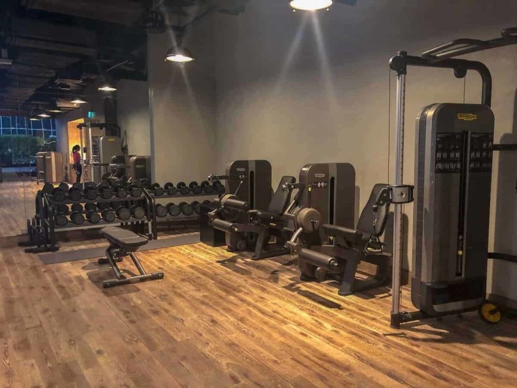 renaissance downtown hotel dubai gym 02