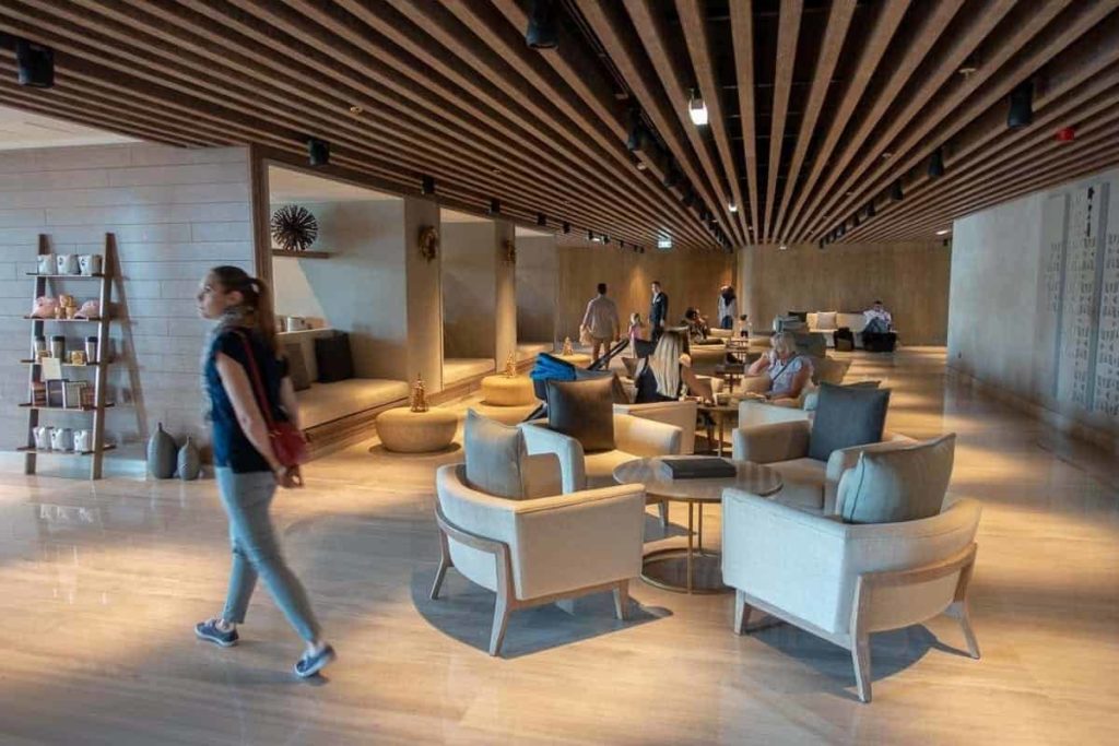 renaissance downtown hotel dubai lobby 05