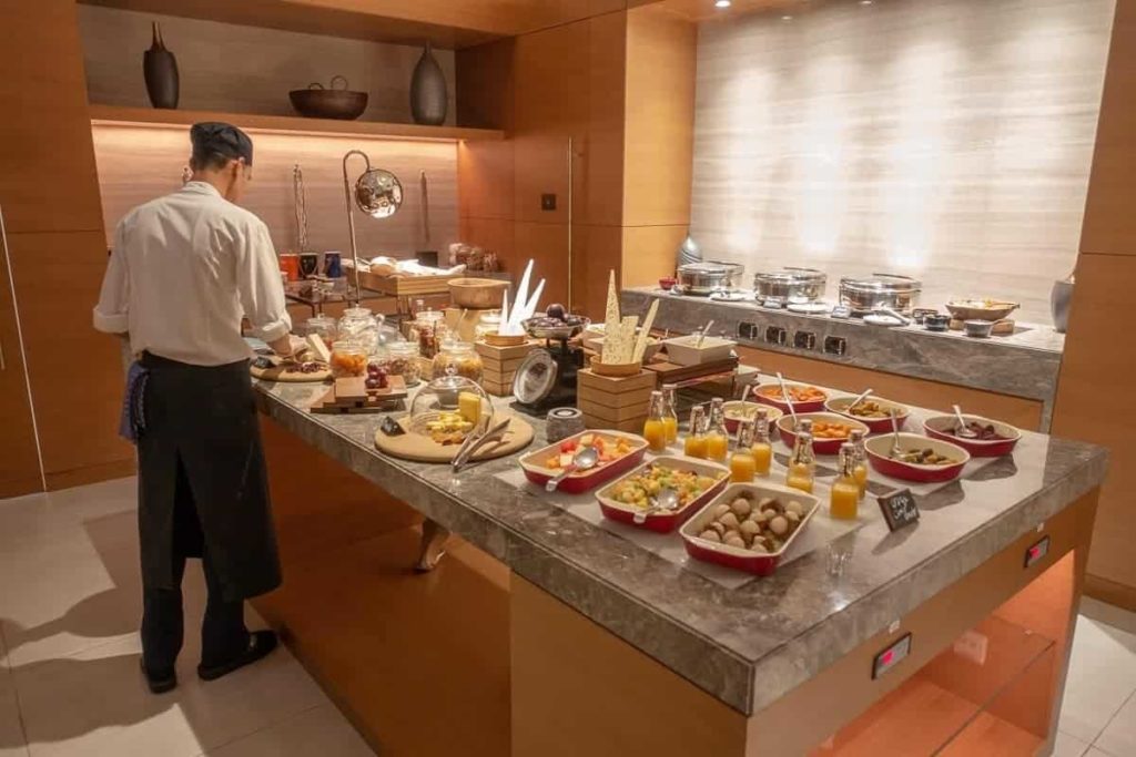 renaissance downtown hotel dubai lounge 14