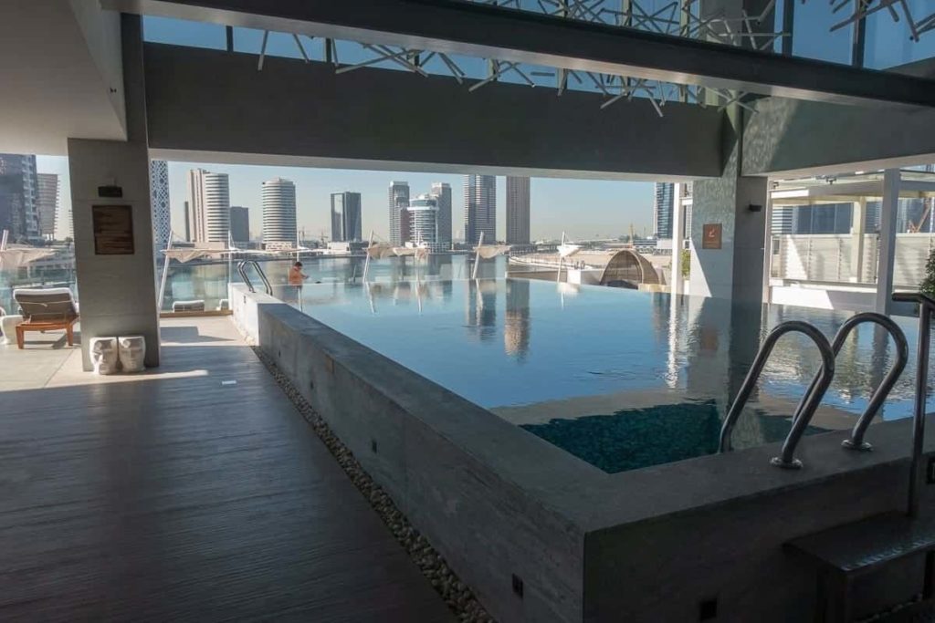 renaissance downtown hotel dubai piscine 06