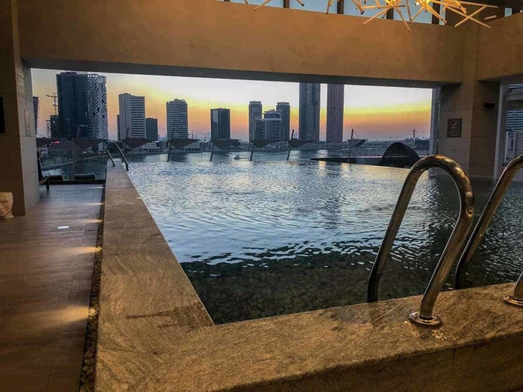 renaissance downtown hotel dubai piscine 08