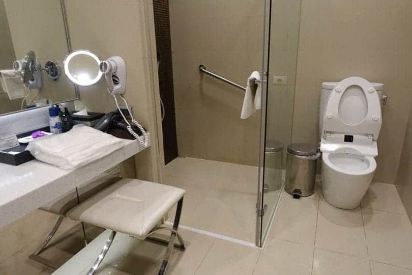 vol yyz tpe br35 j 64