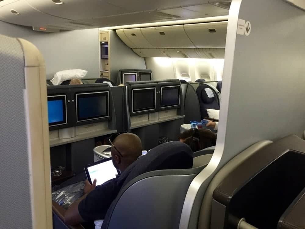 Business Class - United B772