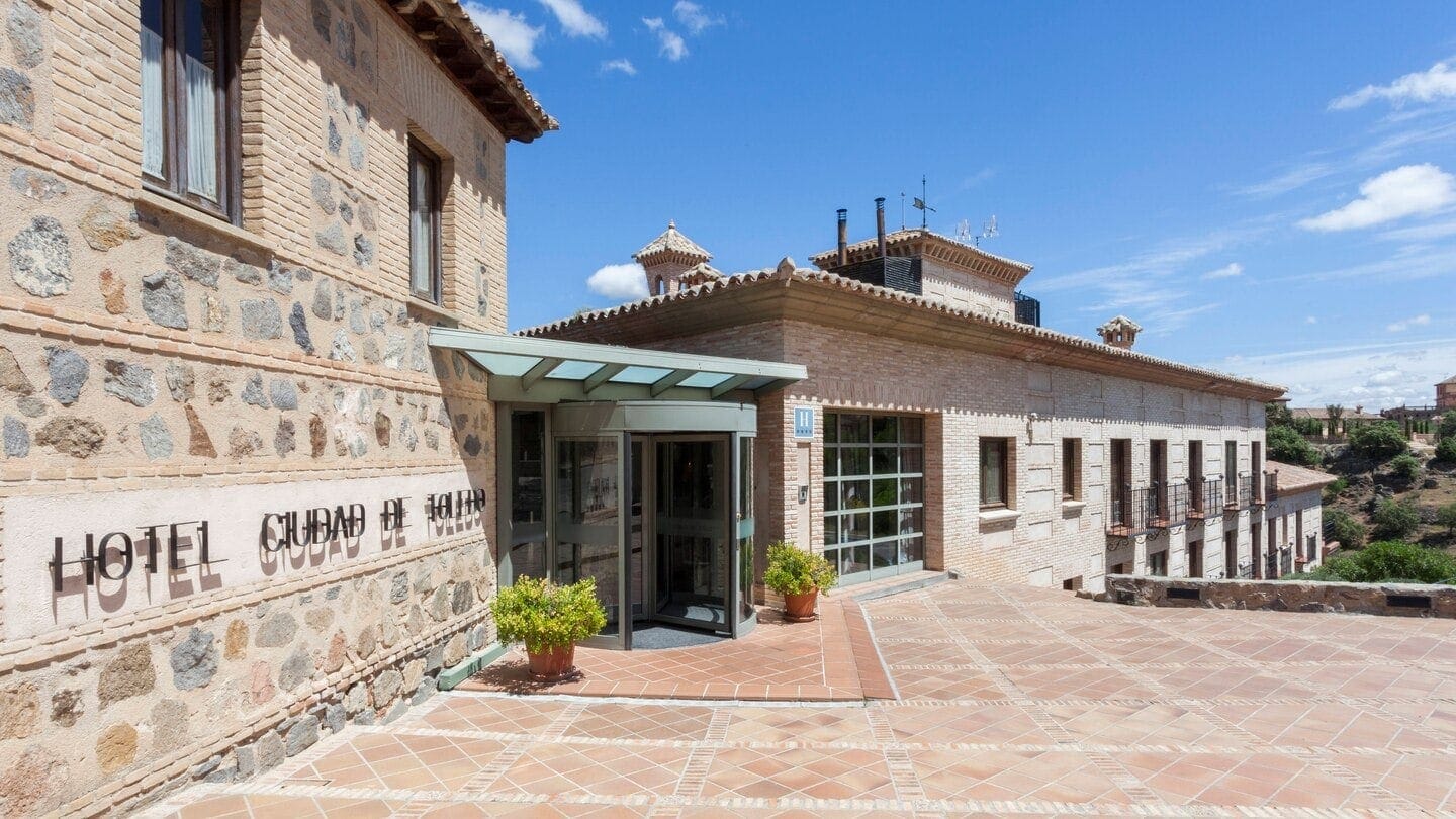 madto entrance 0074 hor wide