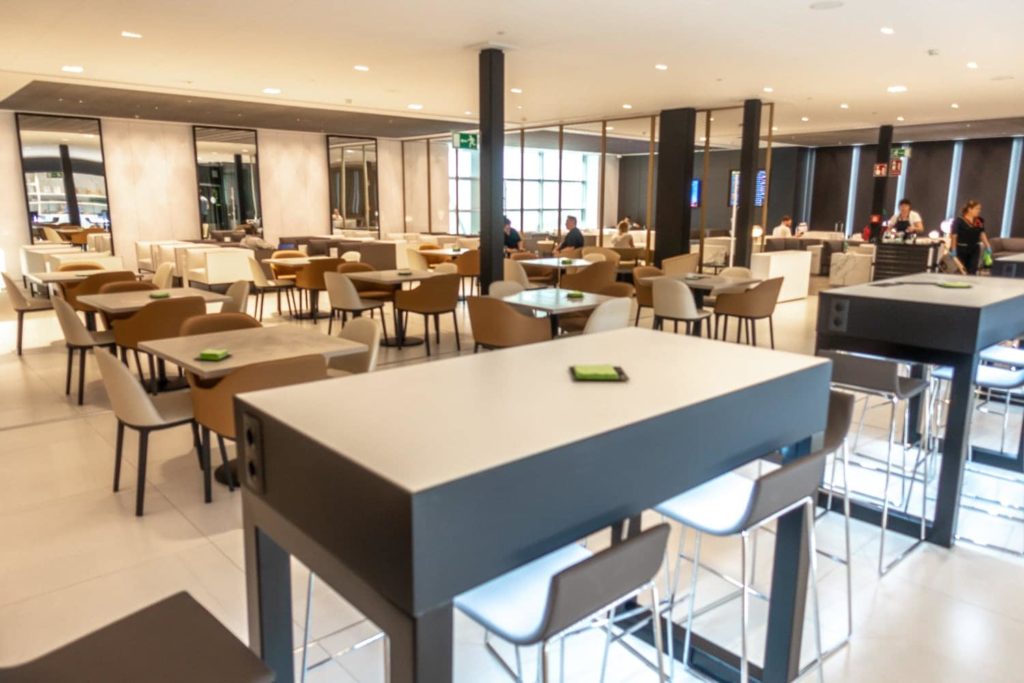 Salon Priority Pass Barcelona SALA VIP CANUDAS 01