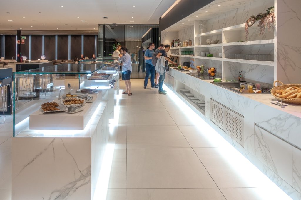 Salon Priority Pass Barcelona SALA VIP CANUDAS 03