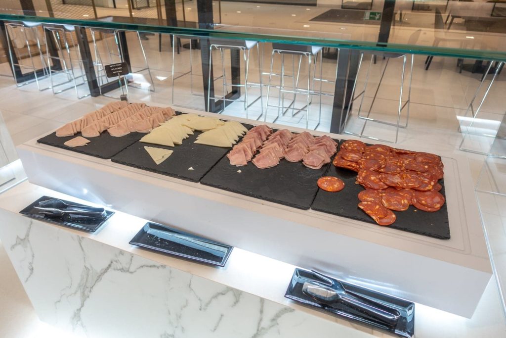 Salon Priority Pass Barcelona SALA VIP CANUDAS 09