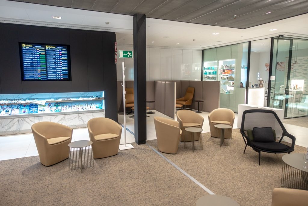 Salon Priority Pass Barcelona SALA VIP CANUDAS 13