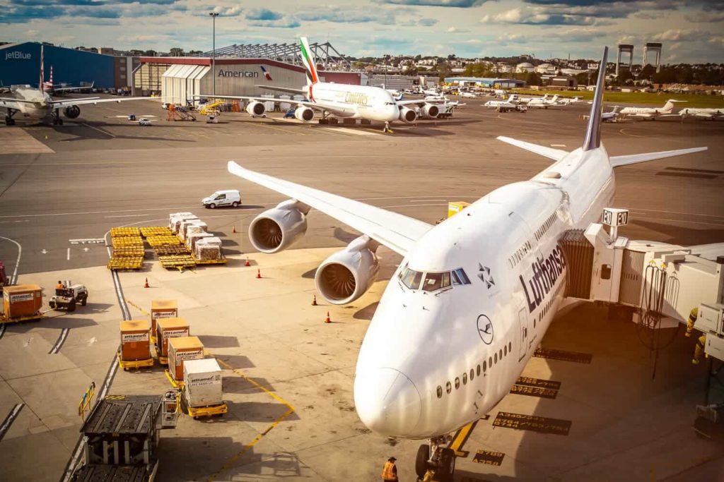 747 380 lufthansa emirates