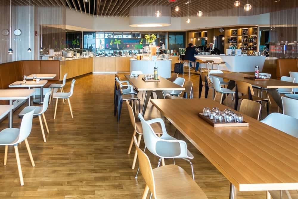 Lufthansa Lounge Boston 05