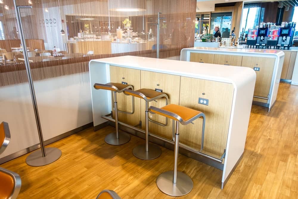 Lufthansa Lounge Boston 14