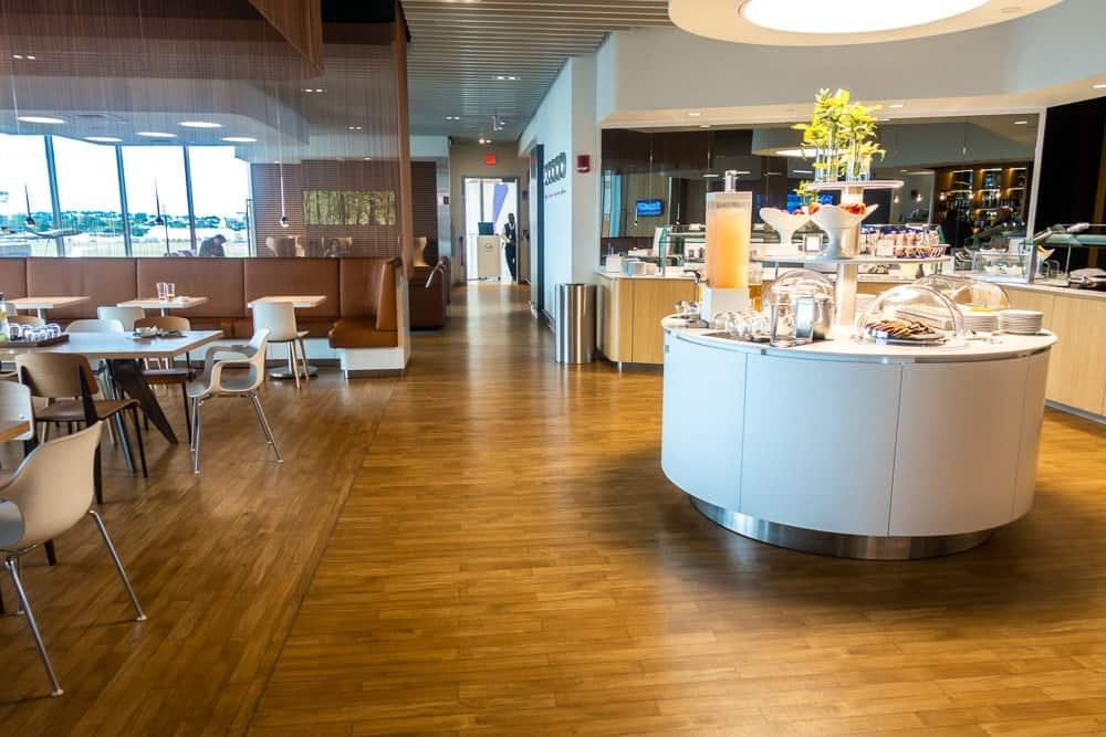 Lufthansa Lounge Boston 15