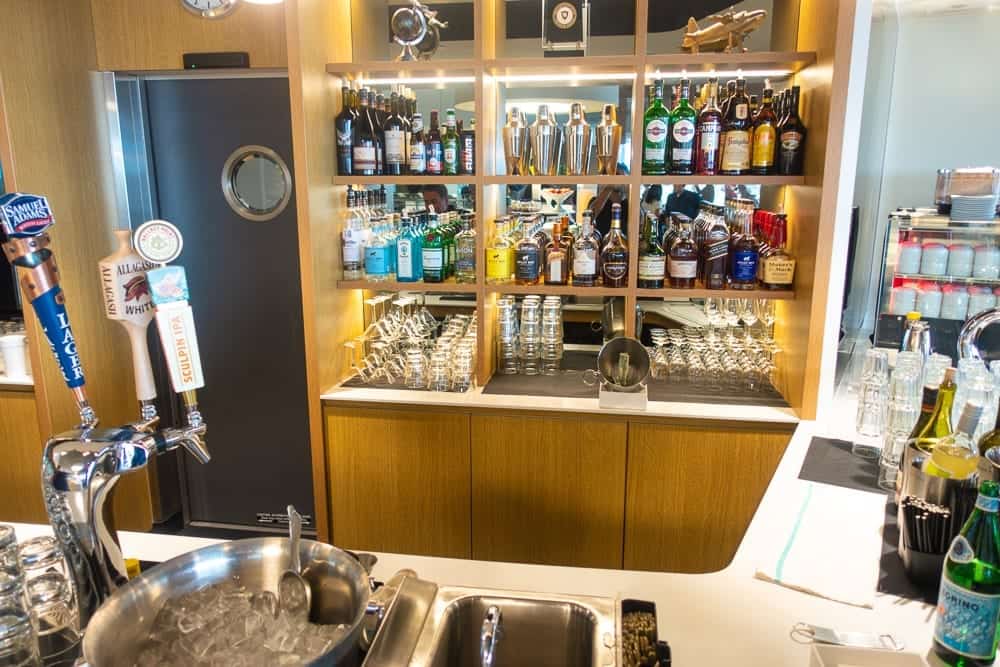 Lufthansa Lounge Boston 25