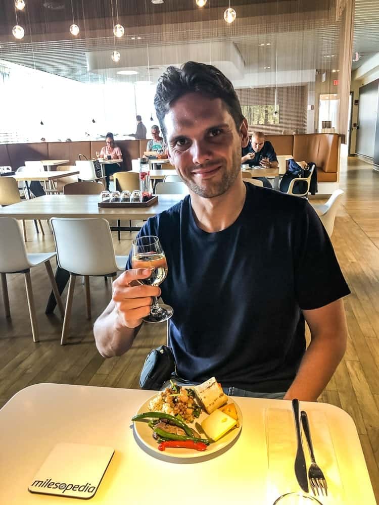 Lufthansa Lounge Boston 27