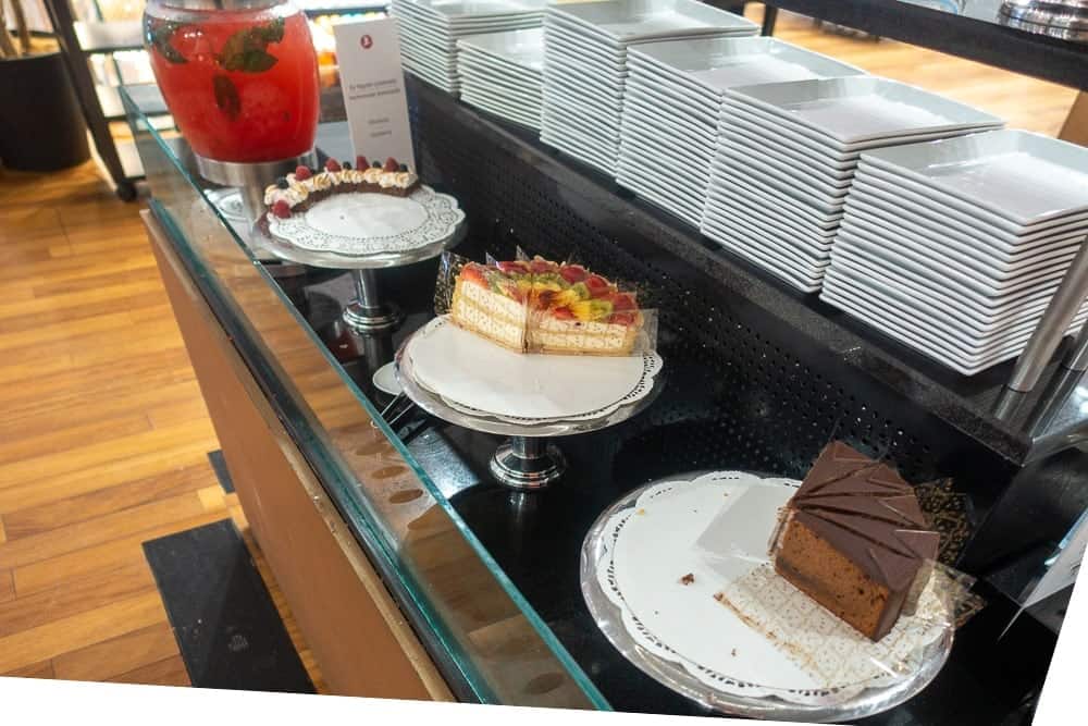 Turkish Airlines Business Lounge IST 52