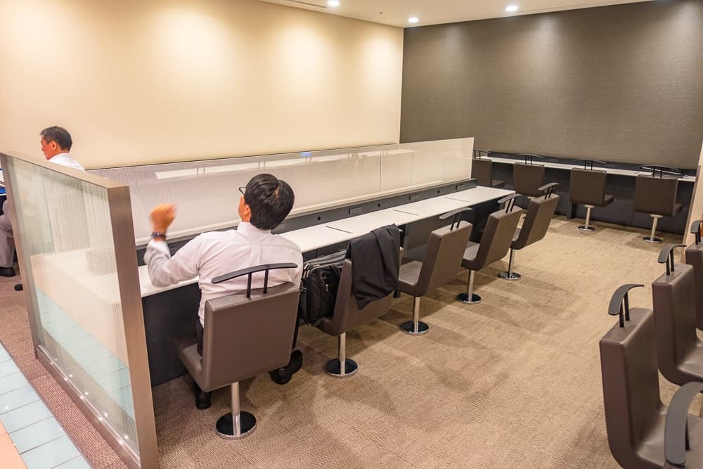 ANA Arrival Lounges NRT 04