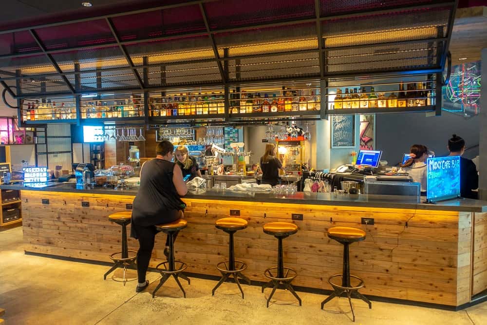 Moxy Osaka Honmachi 13