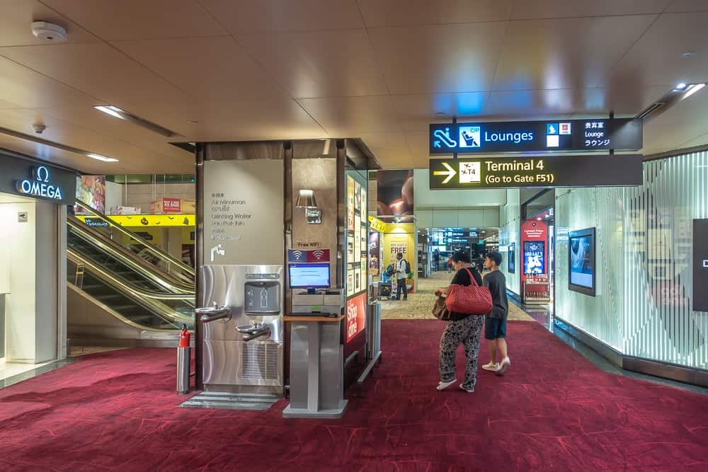 Singapore Airlines SilverKris Lounge SIN 04