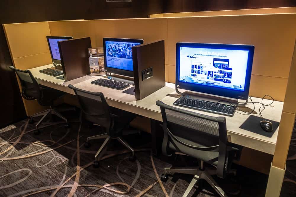 Singapore Airlines SilverKris Lounge SIN 16