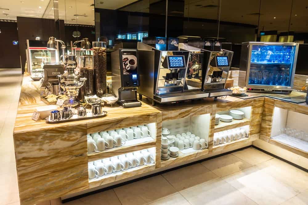 Singapore Airlines SilverKris Lounge SIN 20