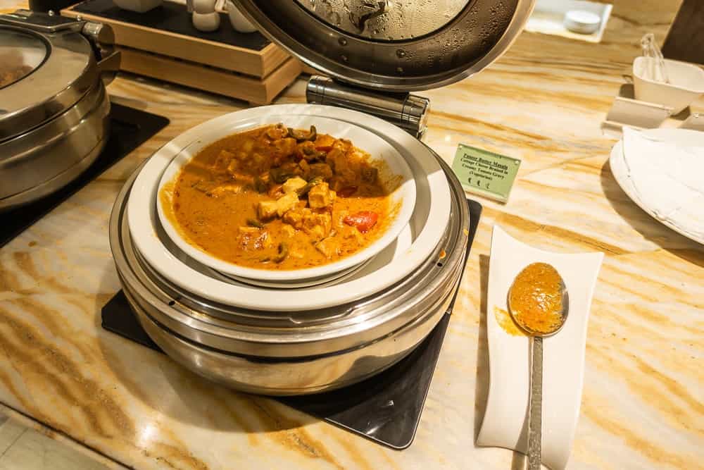 Singapore Airlines SilverKris Lounge SIN 23