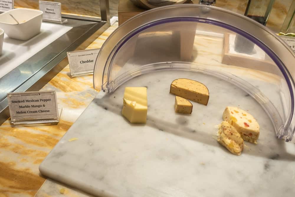 Singapore Airlines SilverKris Lounge SIN 28