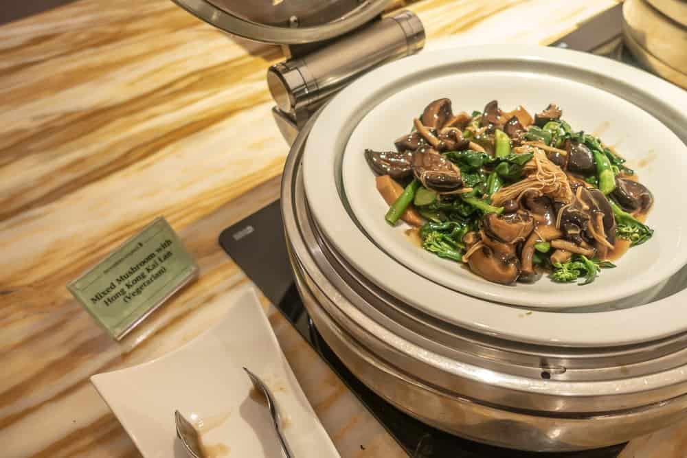 Singapore Airlines SilverKris Lounge SIN 34