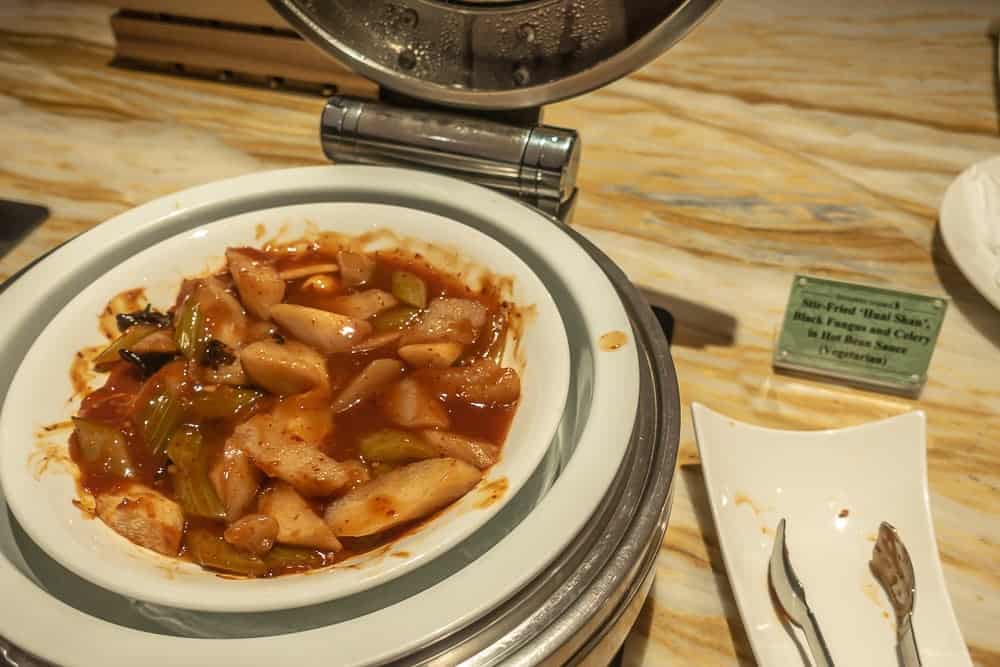 Singapore Airlines SilverKris Lounge SIN 35