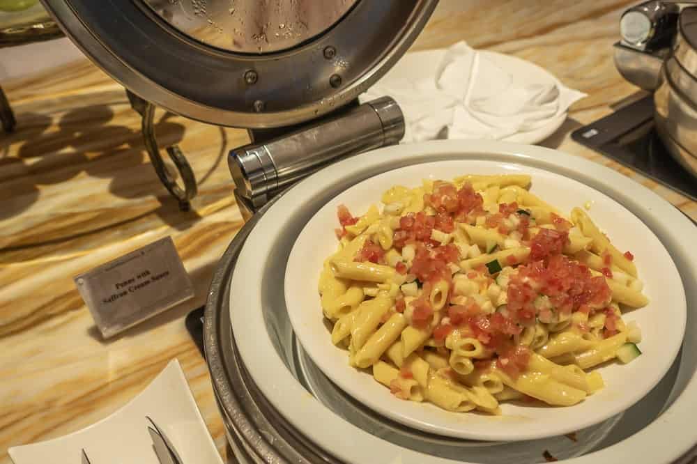 Singapore Airlines SilverKris Lounge SIN 37