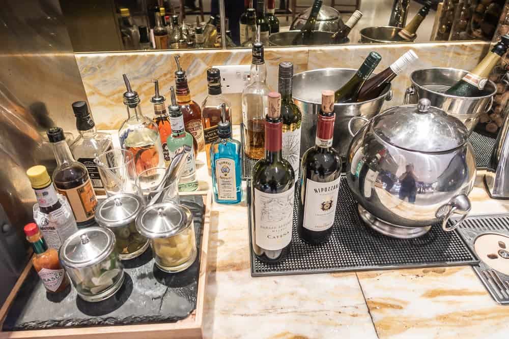 Singapore Airlines SilverKris Lounge SIN 39