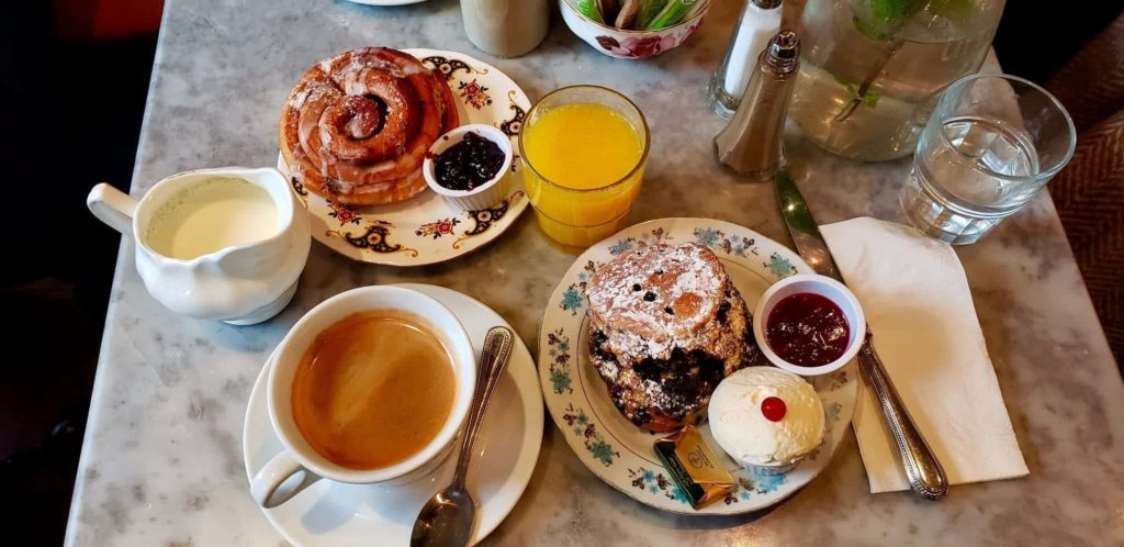 Petit déjeuner au Queen of Tart