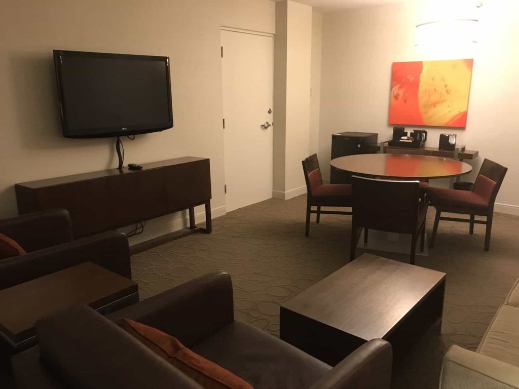 La chambre - 2ème pièce - suite