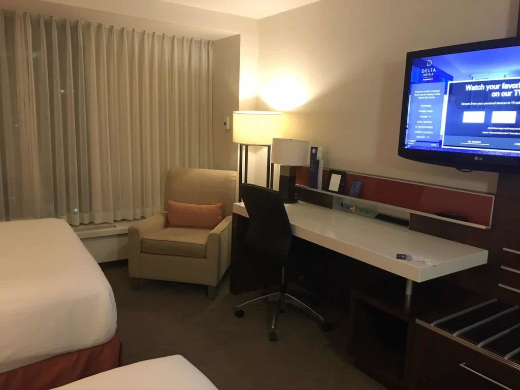 La chambre - 1ère pièce - suite