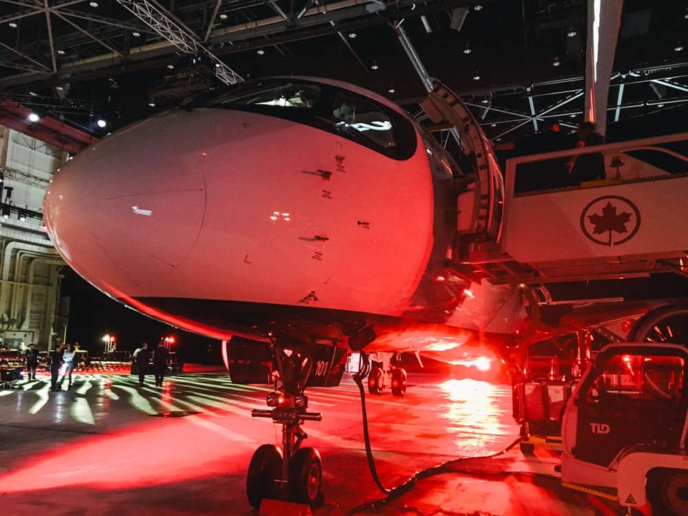 Airbus A220 Air Canada 11
