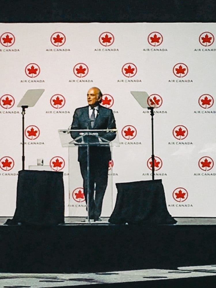 Airbus A220 Air Canada 23