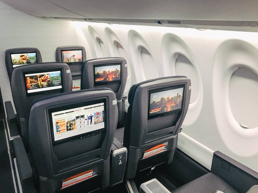 Airbus A220 Air Canada 32