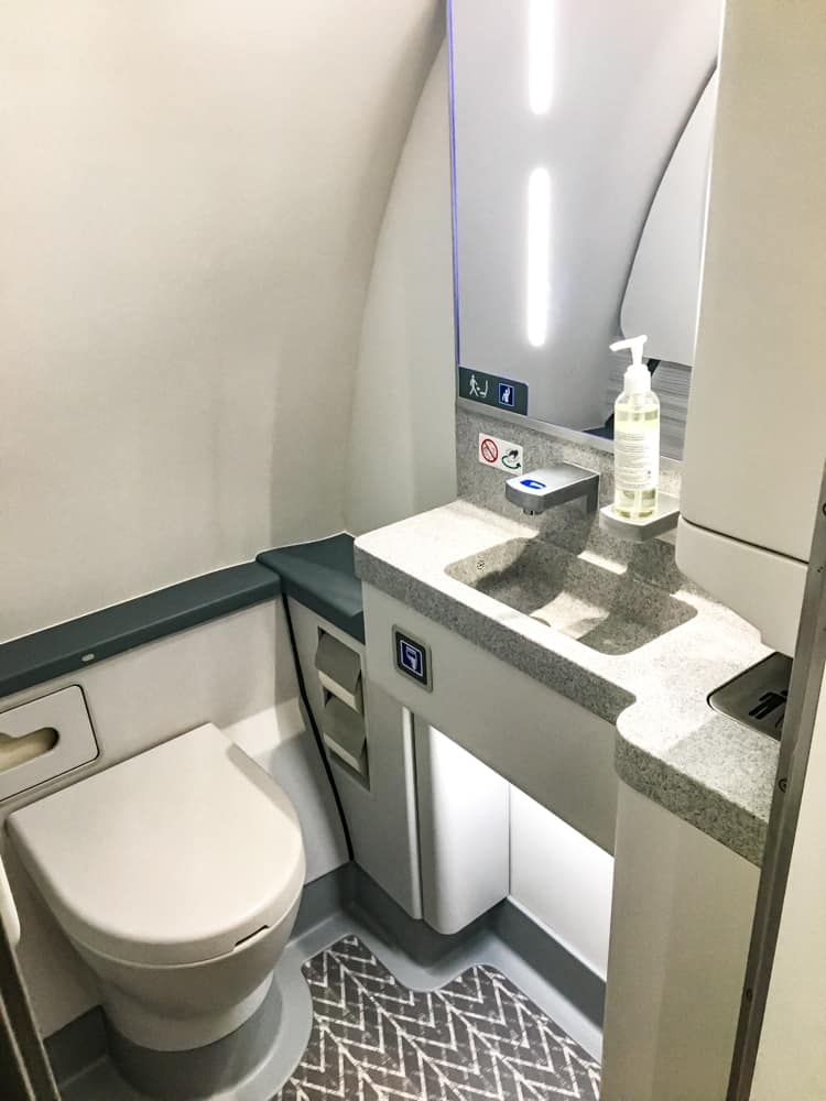 Airbus A220 Air Canada 45